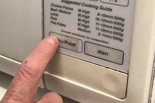 Deafblind tips 5 – Raised dots and labels for appliances