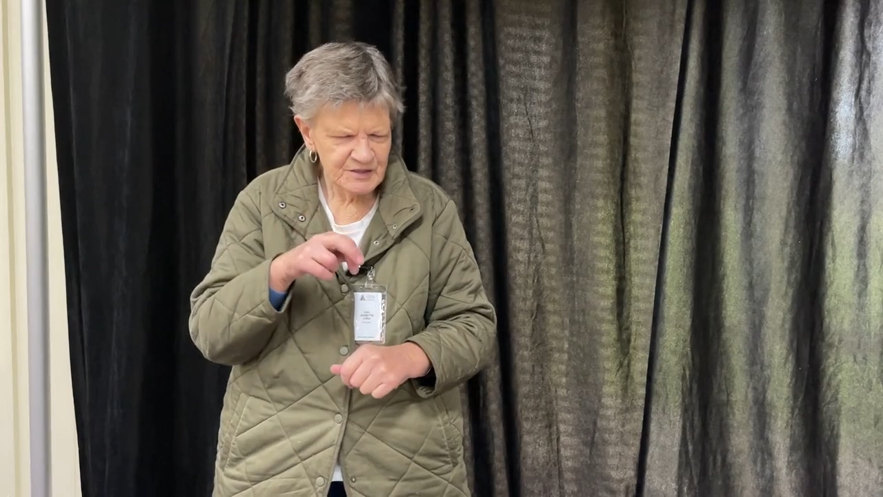 Auslan in the Deafblind community